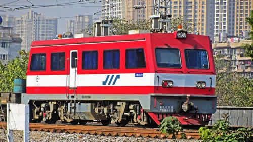 初中生可以學(xué)內(nèi)燃機(jī)車(chē)運(yùn)用與檢修專業(yè)嗎？