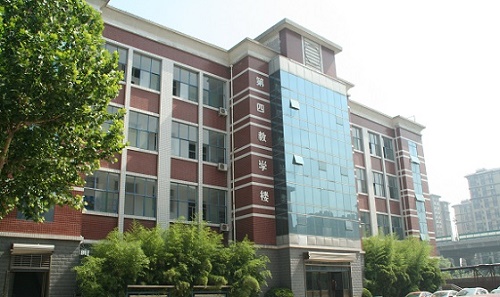 初中生可以上石家莊東華鐵路學(xué)校大專嗎？