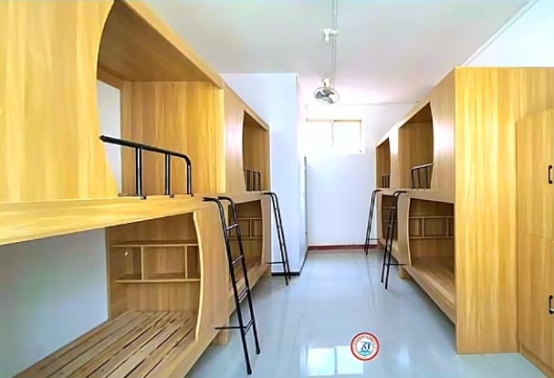 石家莊新鐵職業(yè)高級(jí)中學(xué)宿舍圖片