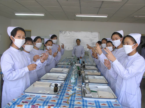 學習基礎差能到河北同仁醫(yī)學中專學校學醫(yī)嗎？